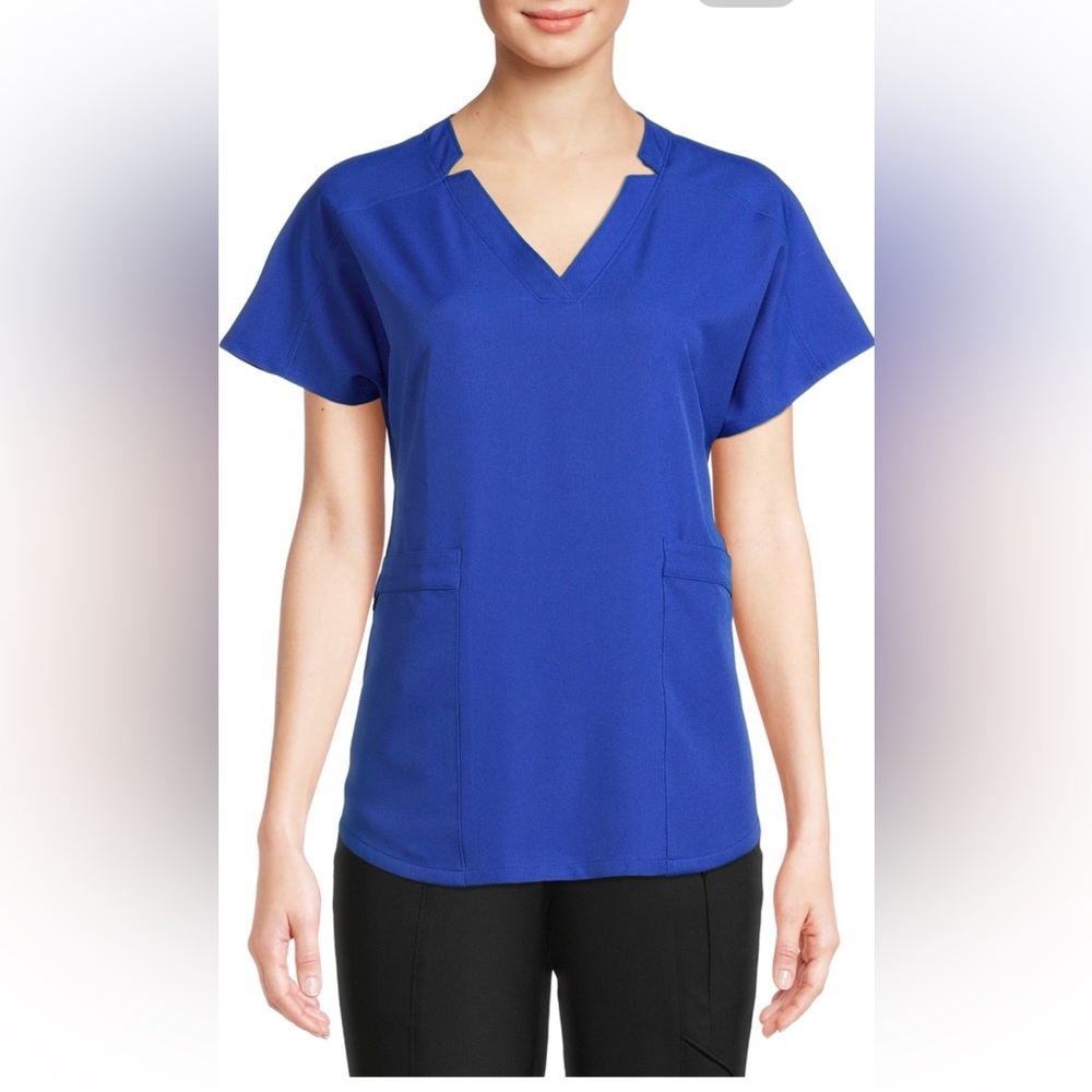 NWT Cuddl Duds Climate Right Scrub top